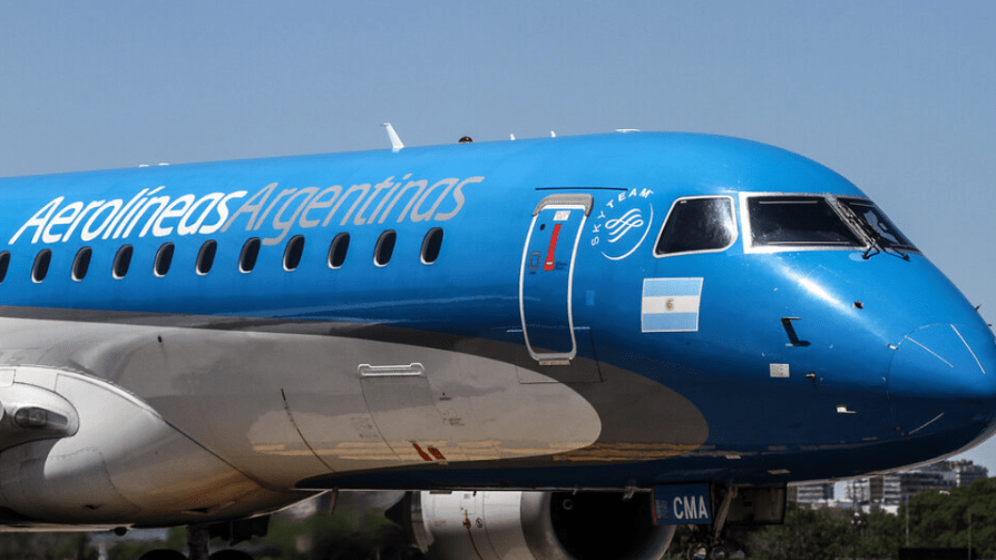 Los argentinos varados en Florianópolis por el paro de la CGT pudieron regresar al país en un vuelo especial de&nbsp;Aerolíneas