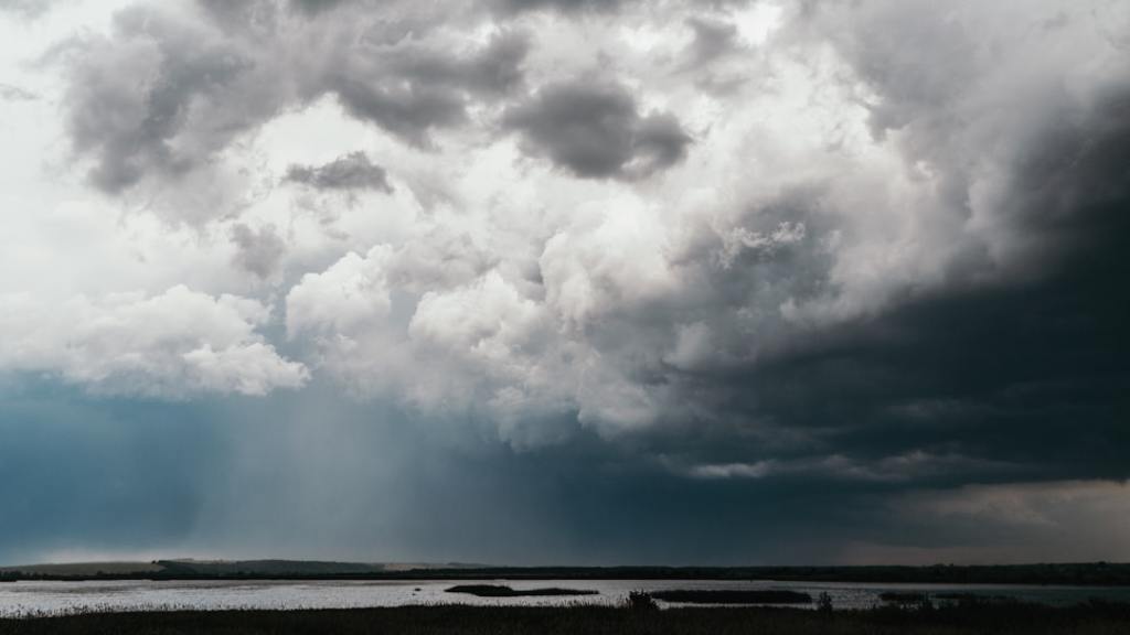 Fenomeno climático global genera alerta triple: tormentas y frio severo